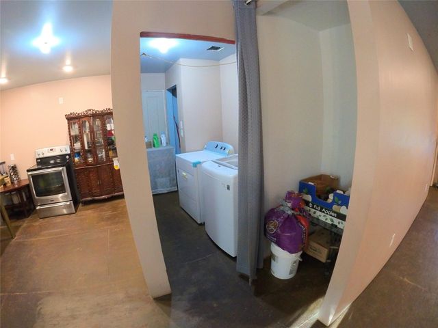 298 County Road 3410, Cleveland, TX 77327