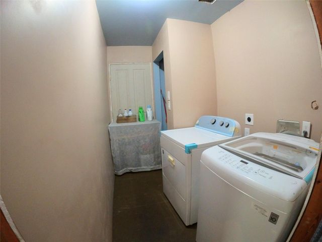 298 County Road 3410, Cleveland, TX 77327