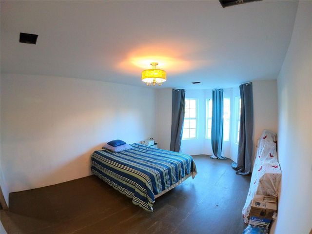 298 County Road 3410, Cleveland, TX 77327