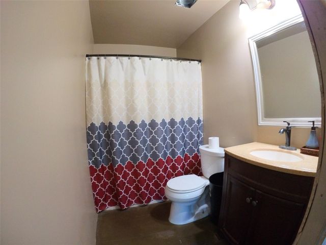 298 County Road 3410, Cleveland, TX 77327