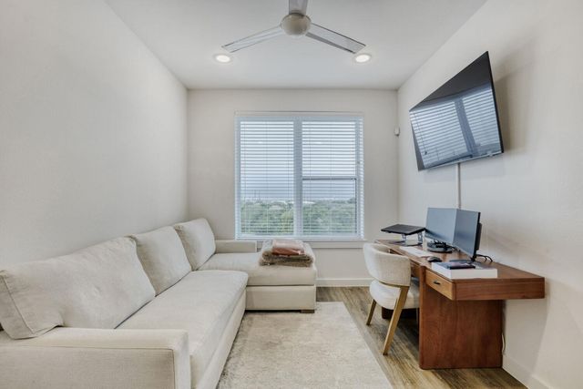 6324 N Lamar BLVD 405, Austin, TX 78752