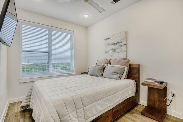 6324 N Lamar BLVD 405, Austin, TX 78752