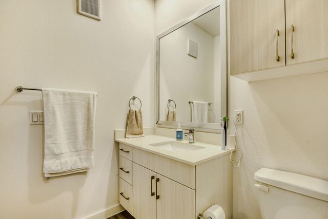 6324 N Lamar BLVD 405, Austin, TX 78752