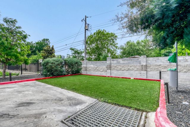 6324 N Lamar BLVD 405, Austin, TX 78752