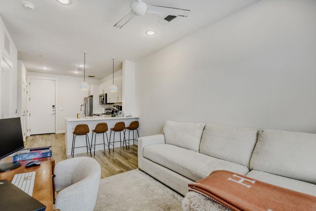 6324 N Lamar BLVD 405, Austin, TX 78752