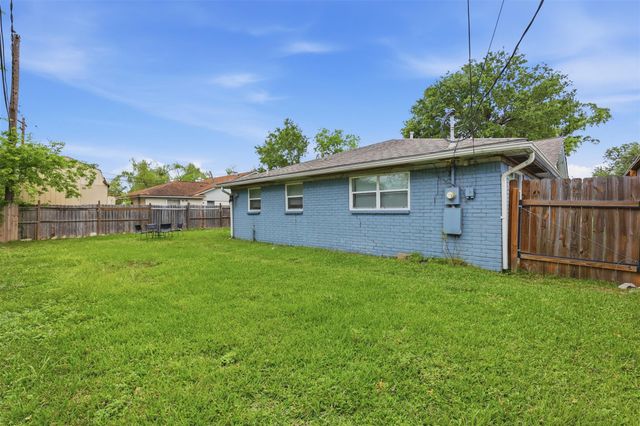 3227 Cliffdale Street, Houston, TX 77091