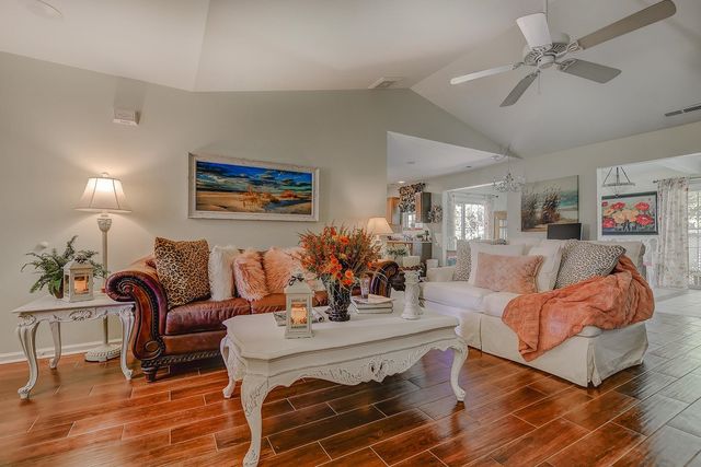 472 Shellbank Dr., Longs, SC 29568