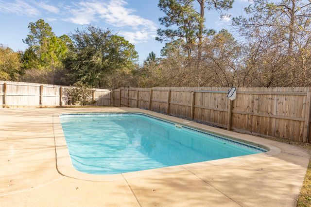 180 Peoria Boulevard, Crestview, FL 32536