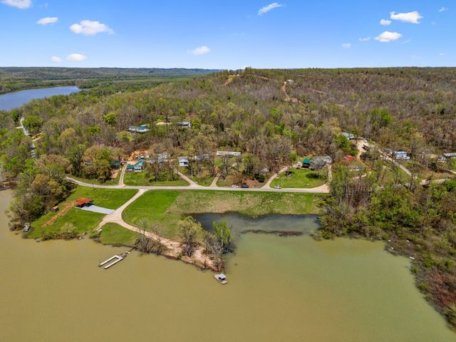 11460 Crooked Creek Rd, Lobelville, TN 37097