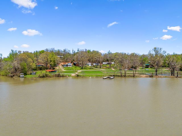 11460 Crooked Creek Rd, Lobelville, TN 37097