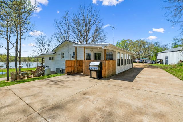 11460 Crooked Creek Rd, Lobelville, TN 37097