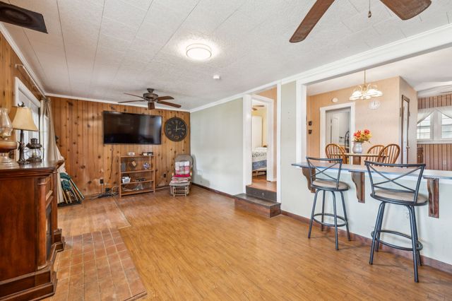 11460 Crooked Creek Rd, Lobelville, TN 37097