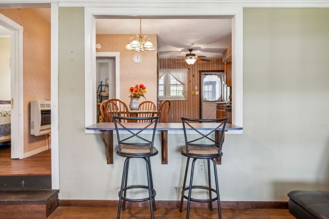 11460 Crooked Creek Rd, Lobelville, TN 37097
