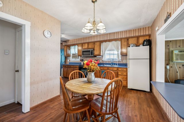 11460 Crooked Creek Rd, Lobelville, TN 37097