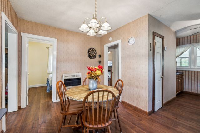 11460 Crooked Creek Rd, Lobelville, TN 37097