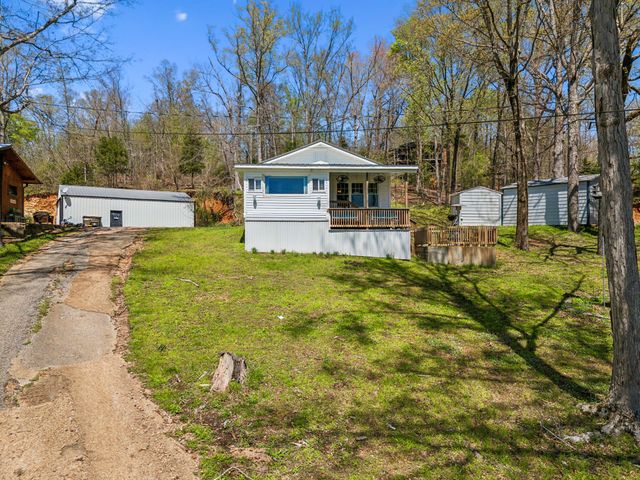11460 Crooked Creek Rd, Lobelville, TN 37097