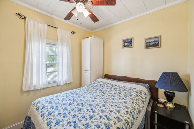 11460 Crooked Creek Rd, Lobelville, TN 37097