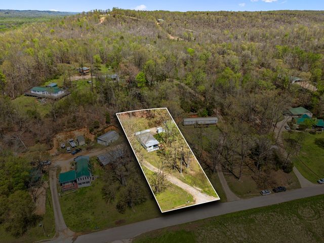 11460 Crooked Creek Rd, Lobelville, TN 37097