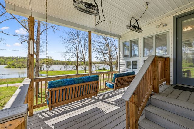 11460 Crooked Creek Rd, Lobelville, TN 37097