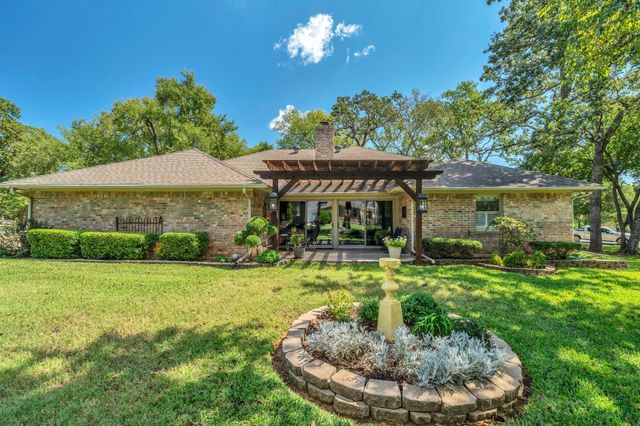 212 Kiowa Drive W, Gainesville, TX 76240