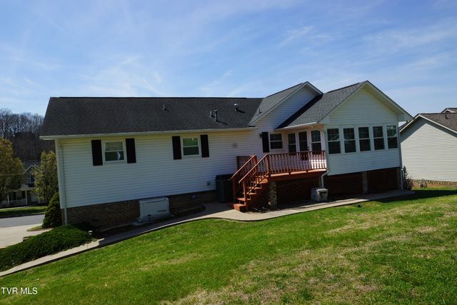 128 Meadow Springs Lane, Mount Carmel, TN 37645