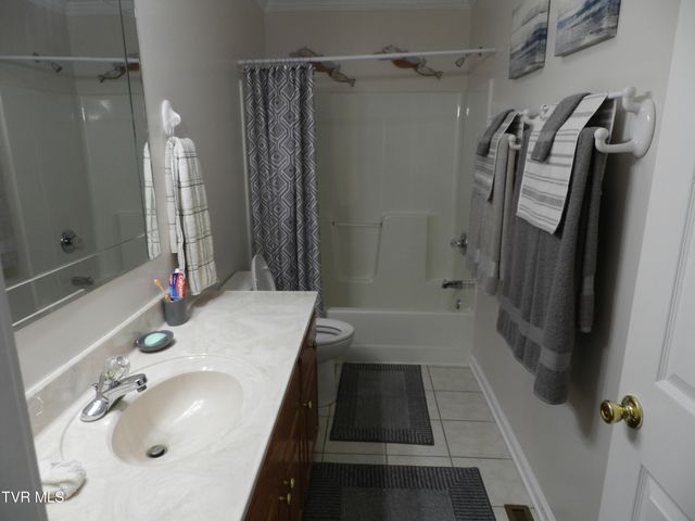 128 Meadow Springs Lane, Mount Carmel, TN 37645