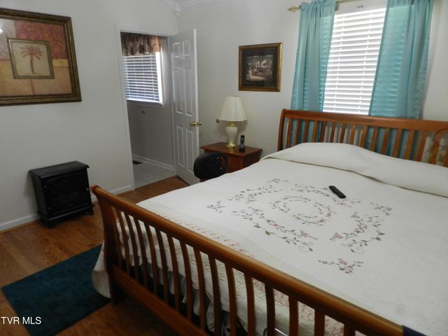 128 Meadow Springs Lane, Mount Carmel, TN 37645