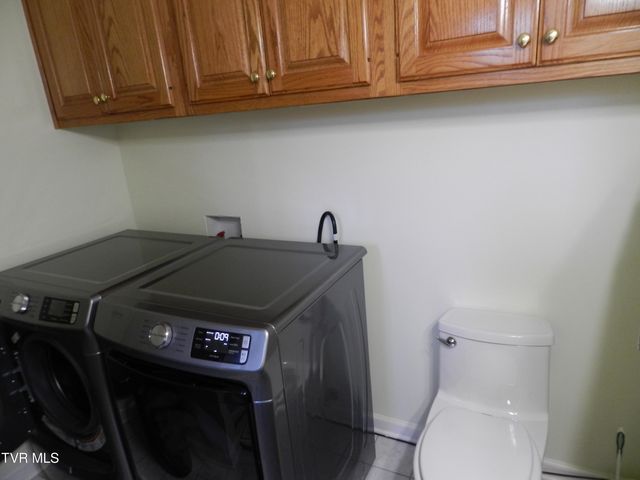 128 Meadow Springs Lane, Mount Carmel, TN 37645