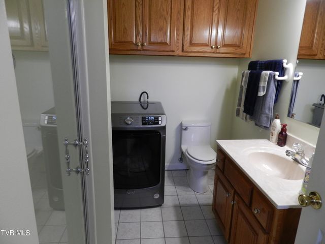 128 Meadow Springs Lane, Mount Carmel, TN 37645