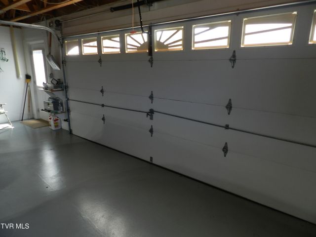 128 Meadow Springs Lane, Mount Carmel, TN 37645