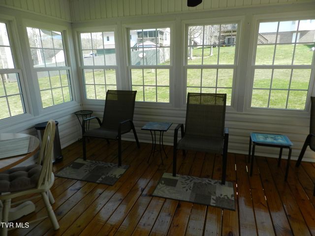 128 Meadow Springs Lane, Mount Carmel, TN 37645