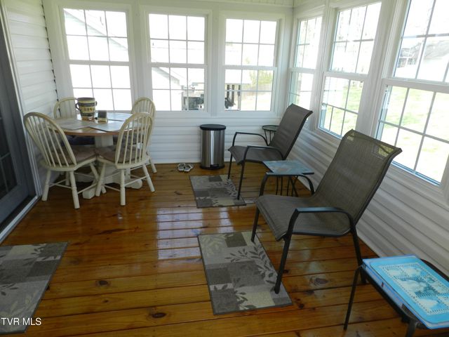 128 Meadow Springs Lane, Mount Carmel, TN 37645