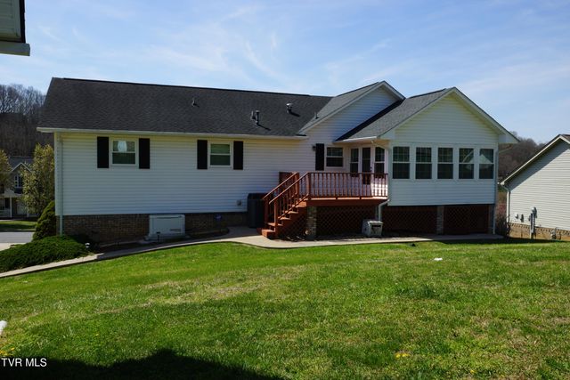 128 Meadow Springs Lane, Mount Carmel, TN 37645