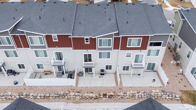 933 W LUCKY CLOVER DR, Saratoga Springs, UT 84045