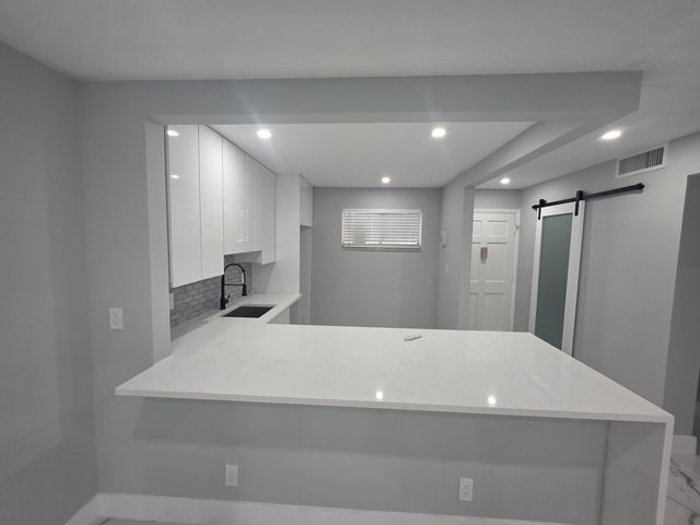 2682 S GARDEN Drive S 107, Lake Worth, FL 33461