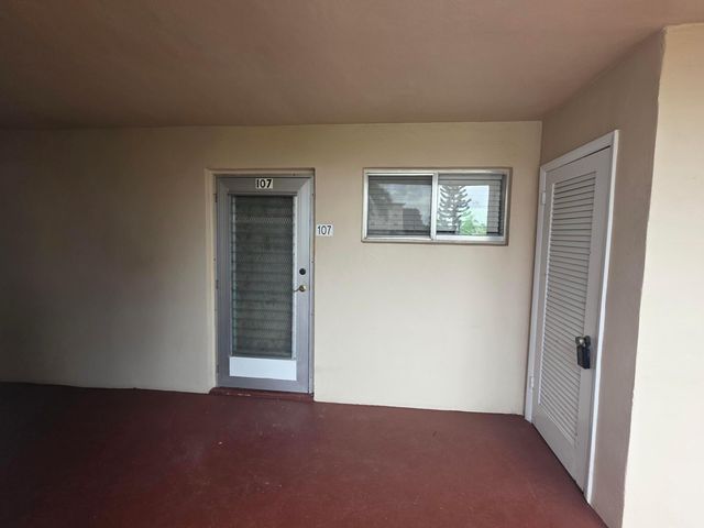 2682 S GARDEN Drive S 107, Lake Worth, FL 33461