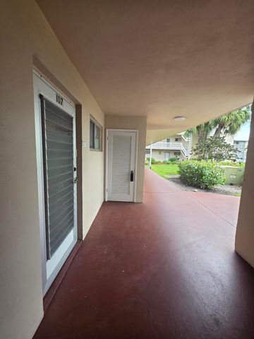 2682 S GARDEN Drive S 107, Lake Worth, FL 33461