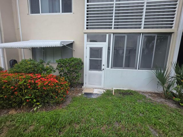 2682 S GARDEN Drive S 107, Lake Worth, FL 33461