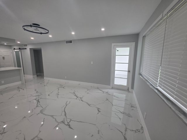 2682 S GARDEN Drive S 107, Lake Worth, FL 33461