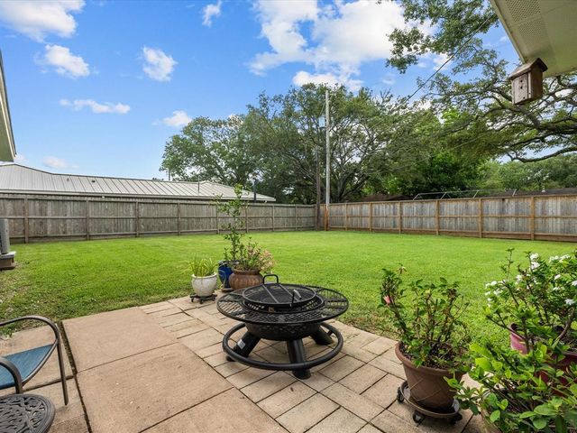 110 Marshall Street, League City, TX 77573