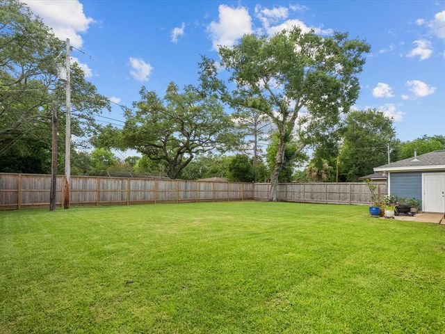 110 Marshall Street, League City, TX 77573