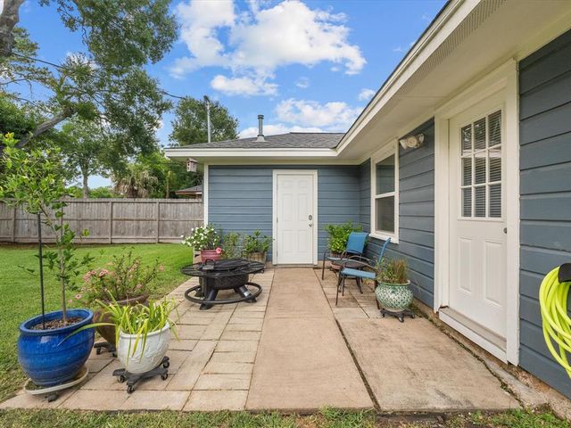 110 Marshall Street, League City, TX 77573