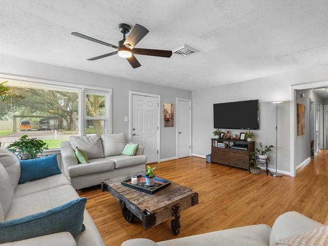 110 Marshall Street, League City, TX 77573