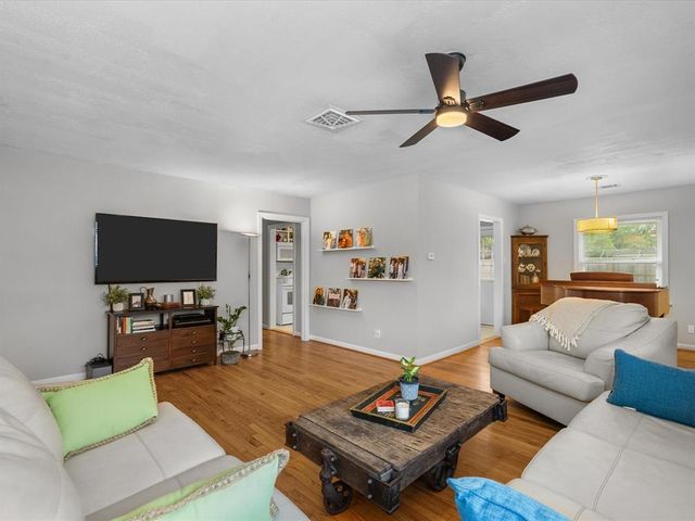 110 Marshall Street, League City, TX 77573