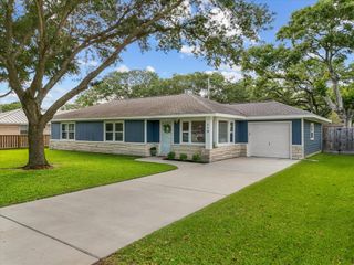 110 Marshall Street, League City, TX 77573