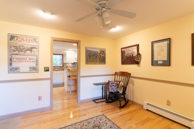 74 Old Farm Rd, Sturbridge, MA 01566