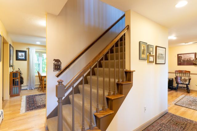 74 Old Farm Rd, Sturbridge, MA 01566