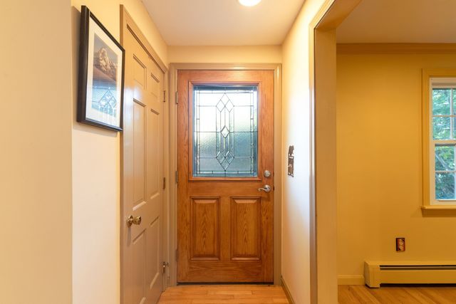 74 Old Farm Rd, Sturbridge, MA 01566