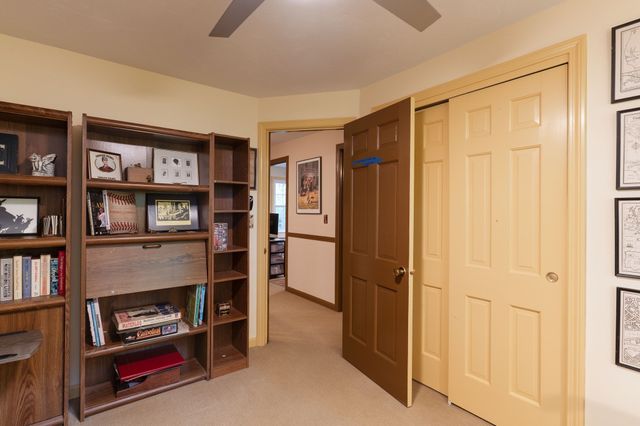 74 Old Farm Rd, Sturbridge, MA 01566