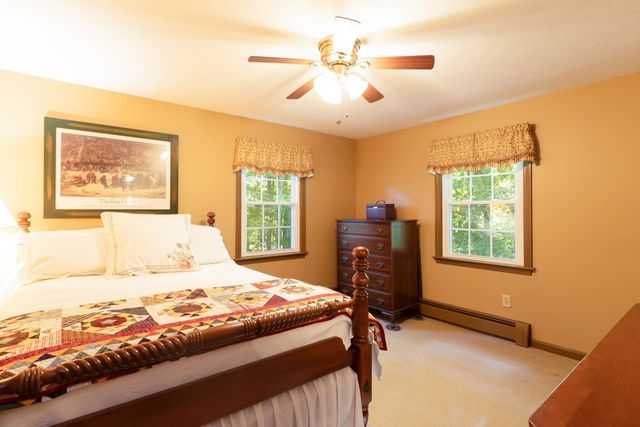 74 Old Farm Rd, Sturbridge, MA 01566